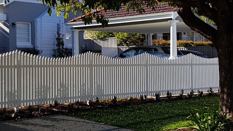 Concave Picket Fencing