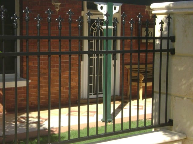 Staggered Spear Tubular Fencing